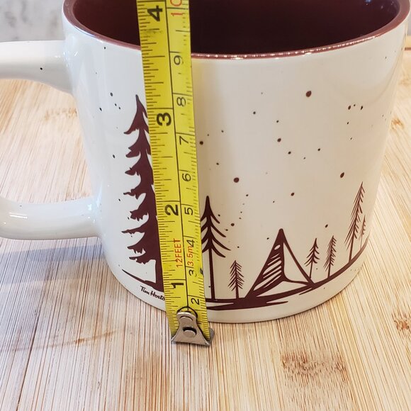 Tim Hortons Limited Edition 2019 Holiday Mug -Beaver - Picture 3 of 5